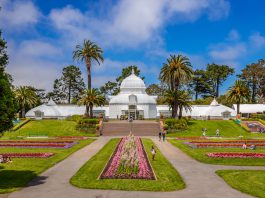 conservatory of flowers shutterstock_1092101291_by Apostolis Giontzis/Shutterstock.com