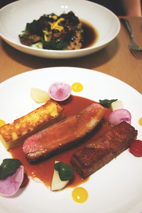 Knife Pleat duck and Champignons