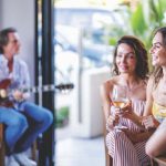 Guests with Musician – Tommy Bahama Restaurant & Bar